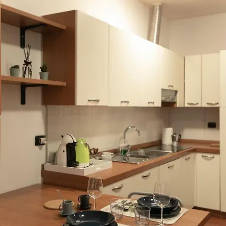 Bocconi Studio Apartman *